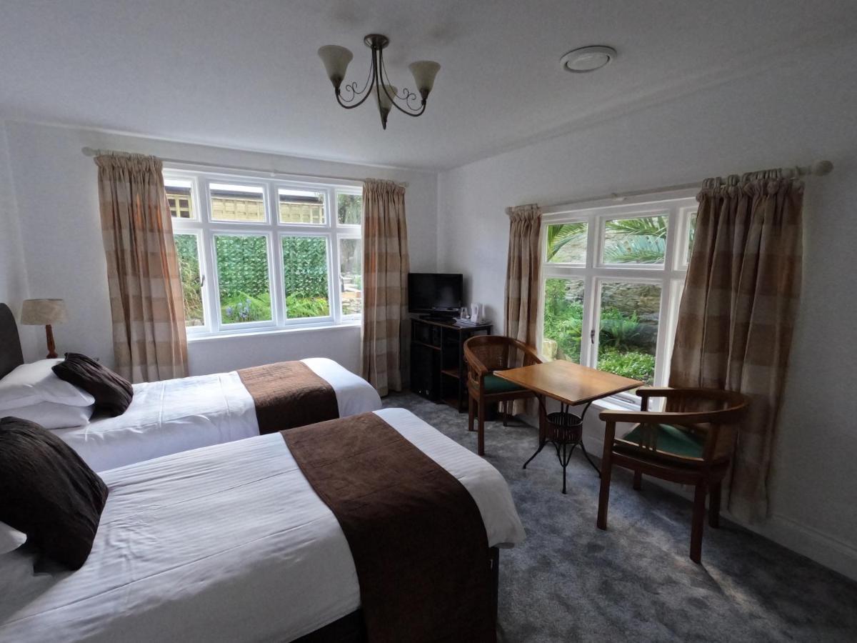 The Grove 3*